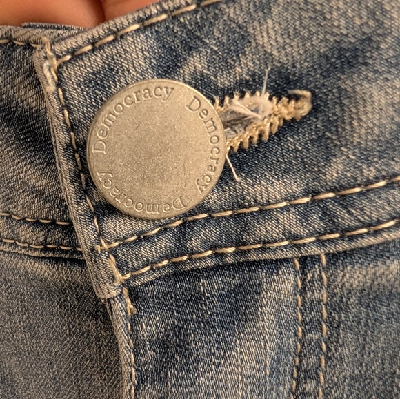 Light Blue Distressed Women Jeans - Picture 5 of 9